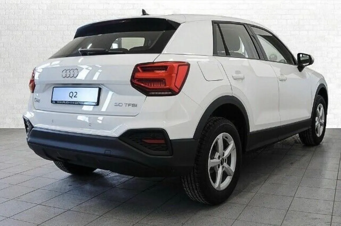 AUDI Q2 30 TFSI Business Image 2